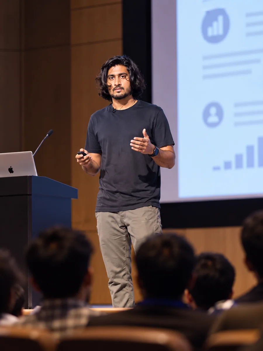 Nafiz Sadik, Google Ads specialist, presenting a Google Ads strategy session on conversion tracking and campaign optimization